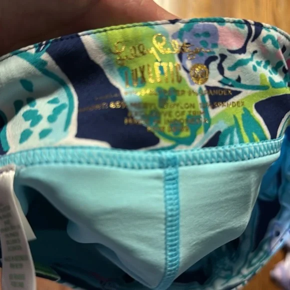 Lilly Pulitzer luxletic Fairway performance skort Bright navy sway  this way NWT - Picture 9 of 10